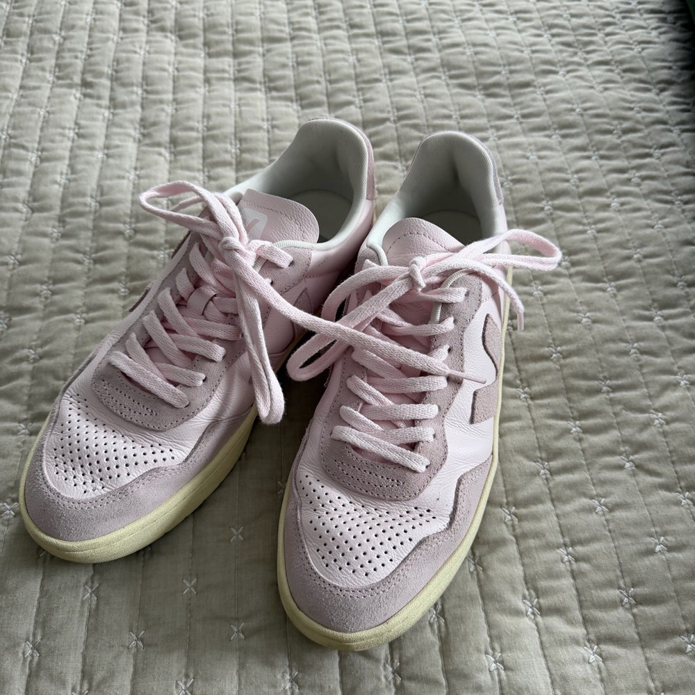 Veja Women's V-90 Pink Sneakers